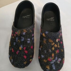 Dansko clogs size 39